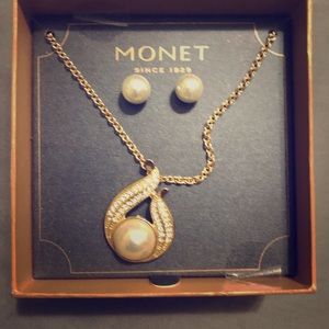 Monet pearl and gold tone necklace set